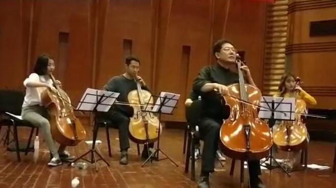 刘学民老师与著名大提琴教育家吴临风及青年大提琴家赵旭阳的精彩合作演出